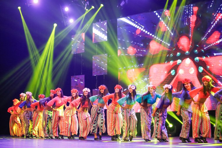 Tribe Dance Hold Your Dream 